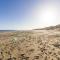 Superb Chalet In Nearby Hemsby Beach In Norfolk With Free Wifi Ref 00122Ba