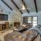 Spacious Wellington Vacation Rental - Private Pool