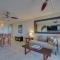 Kona Pacific Top Floor Retreat Ocean View and Pool!
