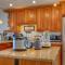 Kona Pacific Top Floor Retreat Ocean View and Pool!