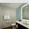 avid hotels - Detroit - Warren by IHG