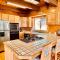 Runway Cabin Retreat With Private Hot Tub!