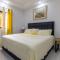Sun Shine Luxury Villas 2 bedroom Pool & Gym Ocho Rios St Ann - Ocho Ríos