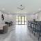 Sun Shine Luxury Villas 2 bedroom Pool & Gym Ocho Rios St Ann