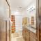 Sparkling Glacier - Suite 202