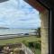 Cozy coastguard cottage with sea views - East Cowes