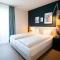 Ascona Lodge, Pool & Garden Retreat