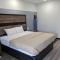 Captain Suites