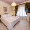 Electra and Paris a Villa of dreams