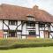 Blackbird Cottage at Boyke Manor