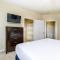 Spacious Vista Cay Townhome Newly Furnished