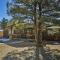 Home with Jacuzzi 10 Mi to NAU and Flagstaff! - Mountainaire