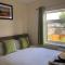 Edinburgh Street Home - Beautiful House with Free Parking and Wifi, Equipped with comfy furnitures