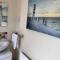 Edinburgh Street Home - Beautiful House with Free Parking and Wifi, Equipped with comfy furnitures