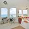 Villa Infinity Blue