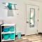 Private Room with Shared Bathroom on the 1st Floor 10 minutes walk to University of Washington - Seattle