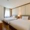 The Tahiti Beach Hotel