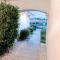 Golden Saddle Suite with TV and private bathroom - هيميت