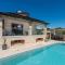 Villa Hardy by Villas Holiday