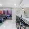Circle on Cavill Surfers Paradise- 3 Bedroom Deluxe Apartment