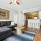 Extremely Comfortable King Beds in Super Cute Apt Extremely Comfortable King Beds in Super Cute Apt