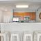 King Beds and Memory Foam Sleeper in Vibrant ATX Apt - أوستن