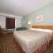 Super 8 by Wyndham Bolivar