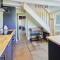 Host & Stay - Lop Hall