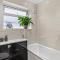 Stylish Maisonette near the heath with Free parking & Wi-Fi