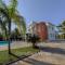 Amazing Pool, Complete Privacy, Amenities and Beach nearby