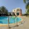 Amazing Pool, Complete Privacy, Amenities and Beach nearby