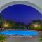 Amazing Pool, Complete Privacy, Amenities and Beach nearby