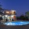 Amazing Pool, Complete Privacy, Amenities and Beach nearby