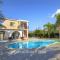 Amazing Pool, Complete Privacy, Amenities and Beach nearby
