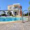 Amazing Pool, Complete Privacy, Amenities and Beach nearby