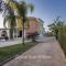 Amazing Pool, Complete Privacy, Amenities and Beach nearby