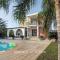 Amazing Pool, Complete Privacy, Amenities and Beach nearby
