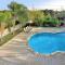 Amazing Pool, Complete Privacy, Amenities and Beach nearby