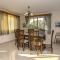 Amazing Pool, Complete Privacy, Amenities and Beach nearby