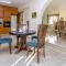 Amazing Pool, Complete Privacy, Amenities and Beach nearby