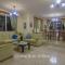 Amazing Pool, Complete Privacy, Amenities and Beach nearby