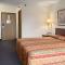 Super 8 by Wyndham Riverside/Kansas City