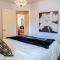 Casa Italia Retreat Sleeps 10 with Hot tub for 6.