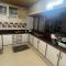 Cozy 4-bedroom rental apartment with free parking - سريناغار