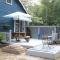 Cozy cottage just minutes from Lake Michigan!