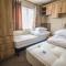 4 Berth Caravan With Decking And Wifi At Carlton Meres In Suffolk Ref 60010k - Saxmundham