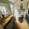 Quirky Shepherds Hut with Hot Tub in The Heart of Snowdonia - Dolgellau