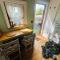 Quirky Shepherds Hut with Hot Tub in The Heart of Snowdonia - Dolgellau
