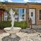 Mid Century Garden View Home Parking