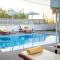 Seabreeze Villa - with Jacuzzi & heated pool - Mastichari